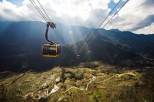 Combo vé tàu Mường Hoa khứ hồi+ Cáp treo Fansipan khứ hồi + Chiều lên tàu leo đỉnh Đỗ Quyên