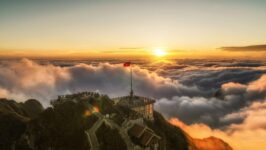 Combo vé tàu Mường Hoa khứ hồi+ Cáp treo Fansipan khứ hồi + Chiều lên tàu leo đỉnh Đỗ Quyên